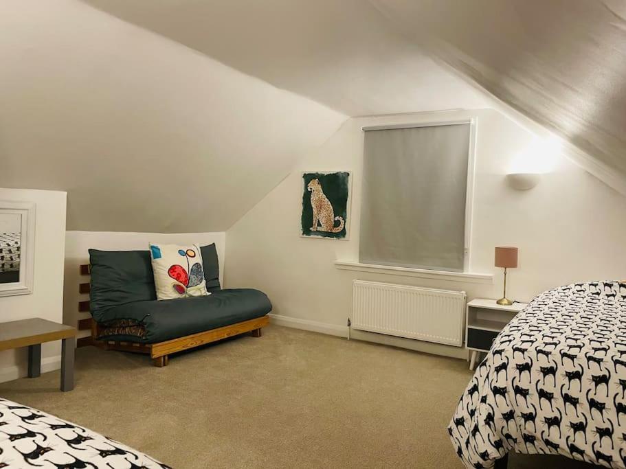 Stylish & Spacious 2 Storey, 3 Bed Apartment Γκρέιβσεντ Εξωτερικό φωτογραφία
