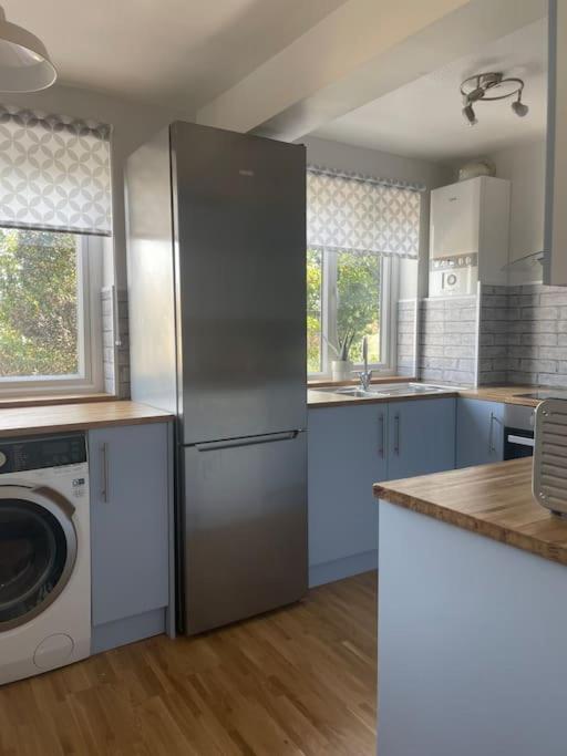 Stylish & Spacious 2 Storey, 3 Bed Apartment Γκρέιβσεντ Εξωτερικό φωτογραφία